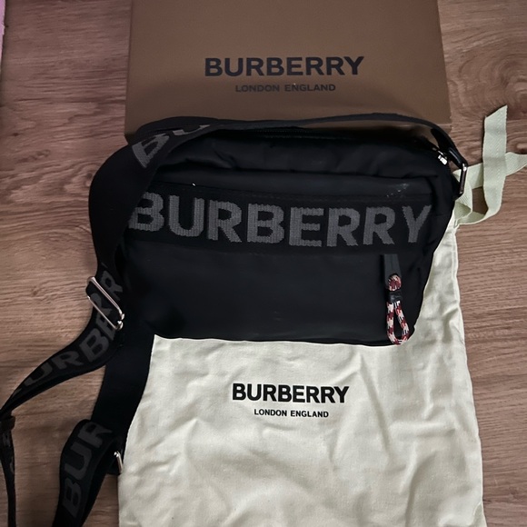 Burberry crossbody bag - Picture 11 of 15